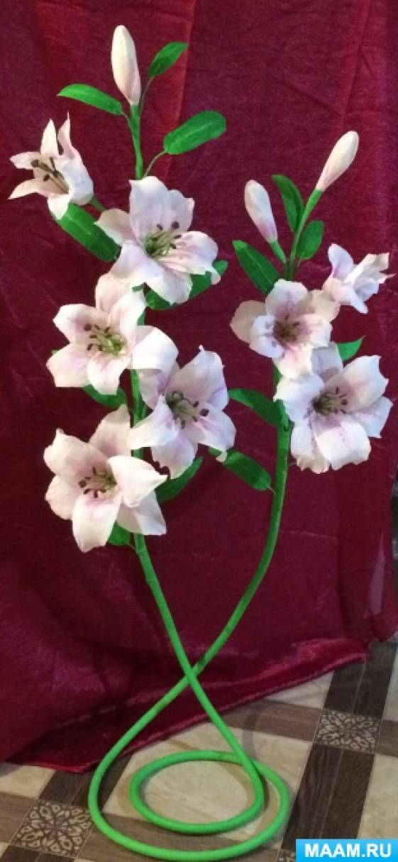 Майстер-клас з виготовлення ростових квітів «Лілії» з гофрованого паперу   Здрастуйте, шановні колеги