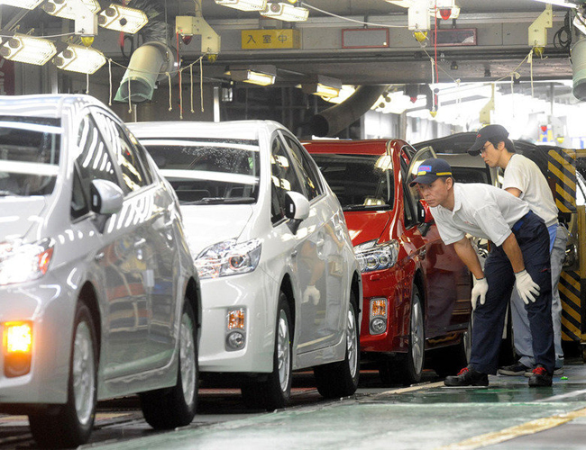 Продажі нових легкових автомобілів, вантажівок і автобусів на внутрішньому ринку Японії в серпні 2013 року знизилися на 6,4% в порівнянні з тим же місяцем 2012 року