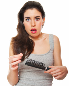 Випадання волосся, або будь-які інші проблеми з ними завжди сигналізують про те, що з організмом щось негаразд