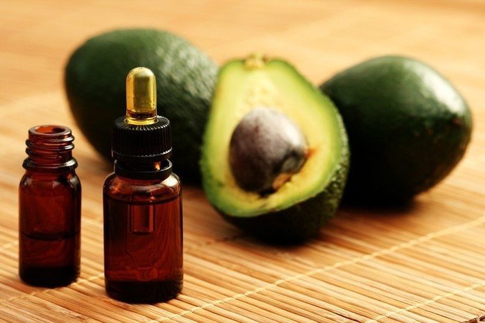 Сьогодні ми розповімо вам все про корисні властивості олії авокадо для волосся