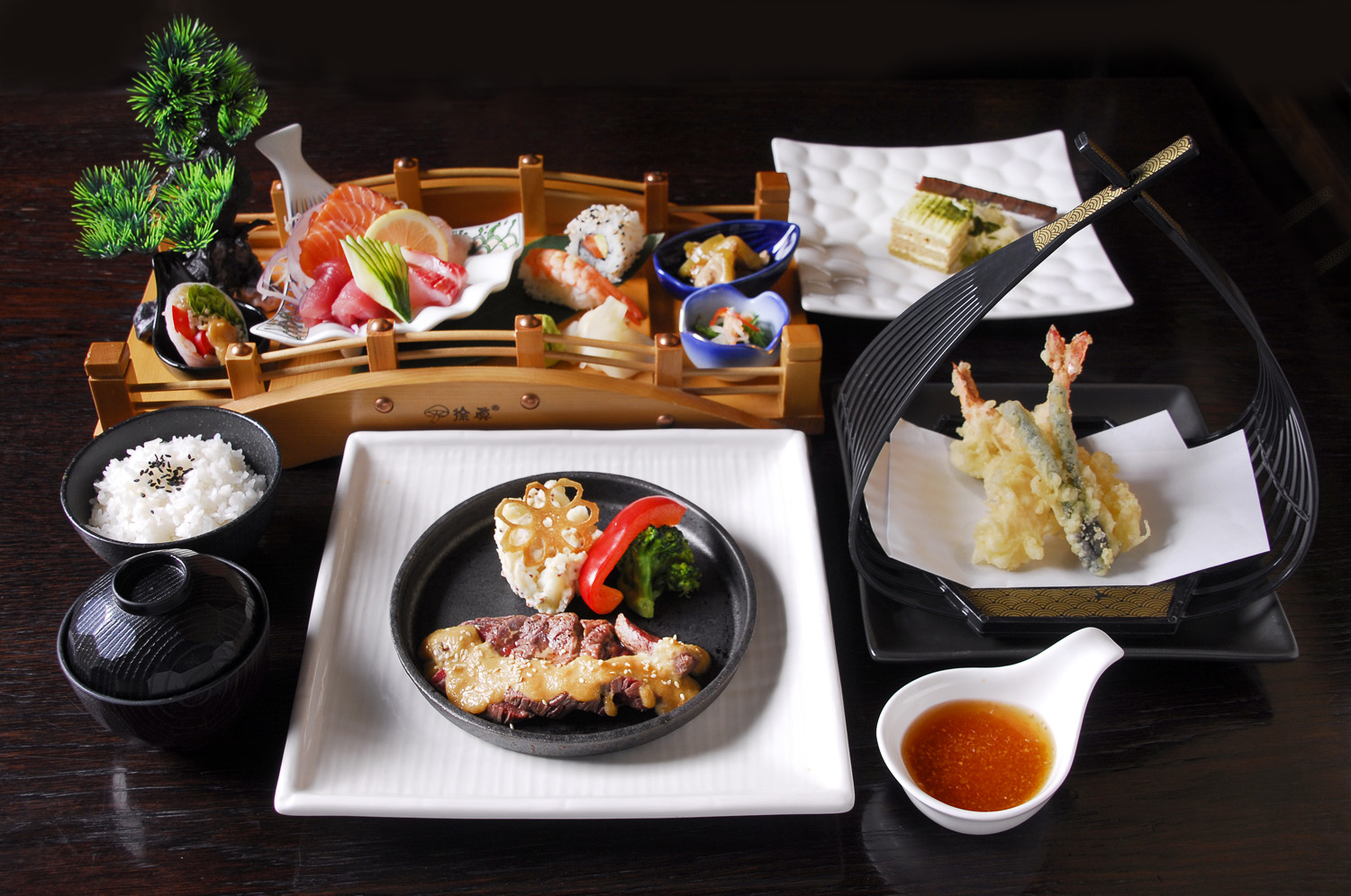 Але, щоб приготувати страви японської кухні в домашніх умовах, особливої ​​вправності і професійного оснащення кухні не буде потрібно
