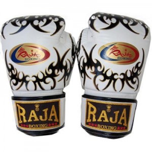 Тепер пробіжимося по виробникам рукавичок для тайського боксу, таким як Twins, Top King, Fairtex, Windy, Raja, Boon і Yokkao